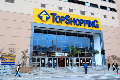 Criminosos rendem policial e assaltam joalheria em shopping de Nova Iguaçu