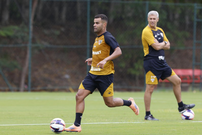 Alisson é aguardado no Rio nas próximas horas para assinar contrato com o Fluminense