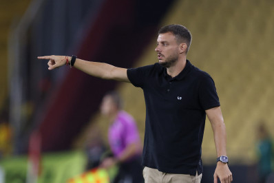 Anselmi é atingido por pedra de gelo no jogo contra Barcelona de Guayaquil