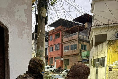 Operação registra tiroteio e barricadas em chamas no Complexo da Maré