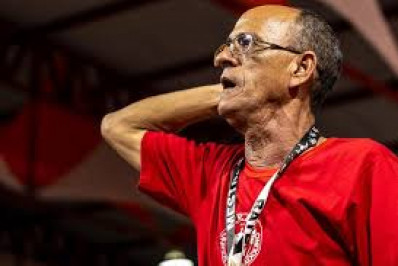 Desfile da Unidos do Viradouro altera trânsito no Centro