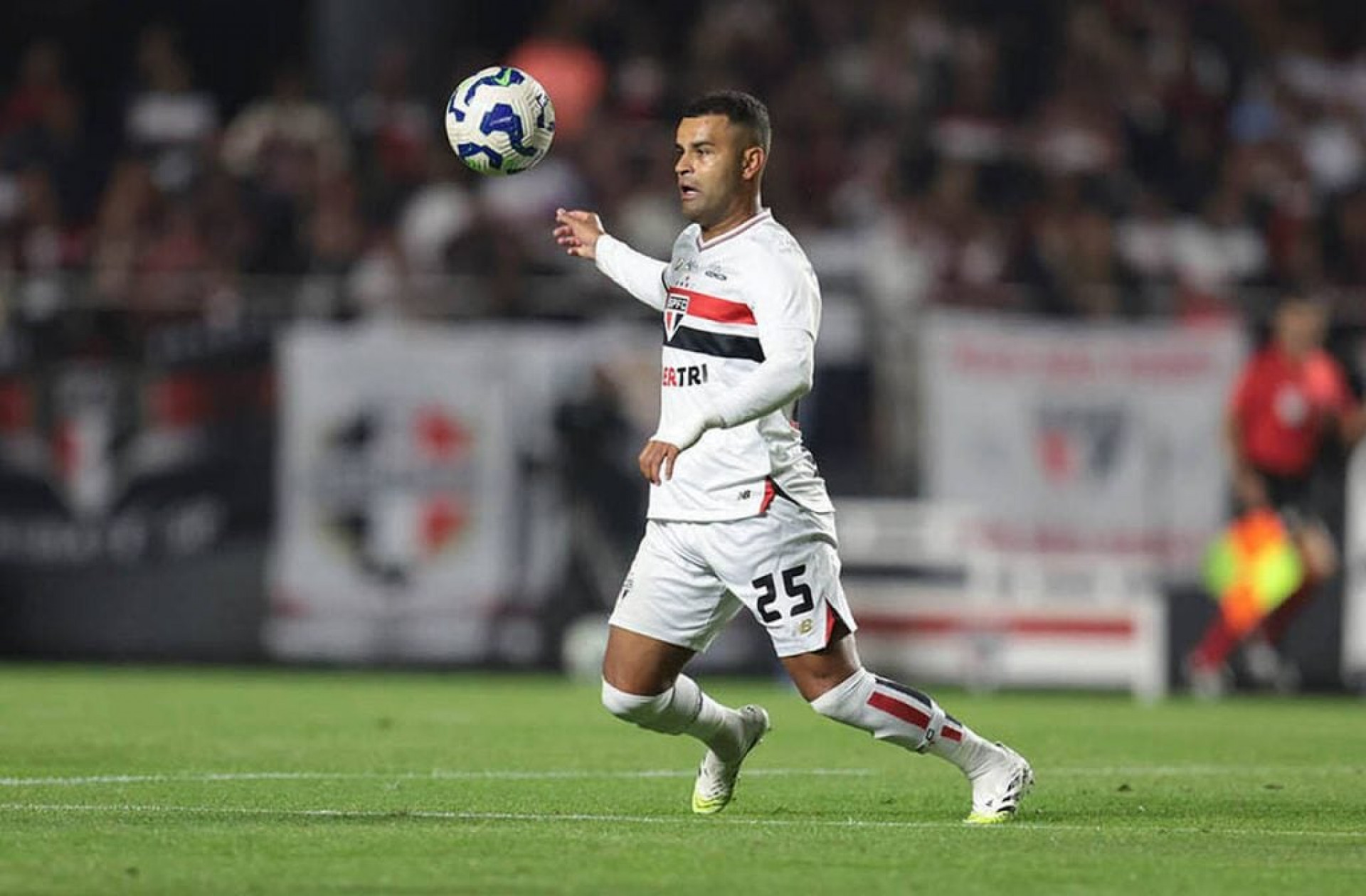 Fluminense encaminha acerto por empr&eacute;stimo de Alisson, do S&atilde;o Paulo