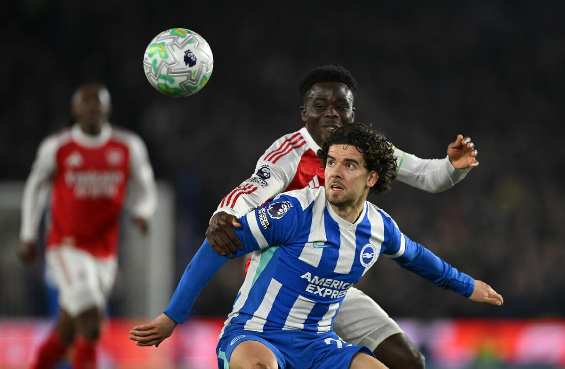 Arsenal vence o Brighton e abre dist&acirc;ncia na ponta da Premier League