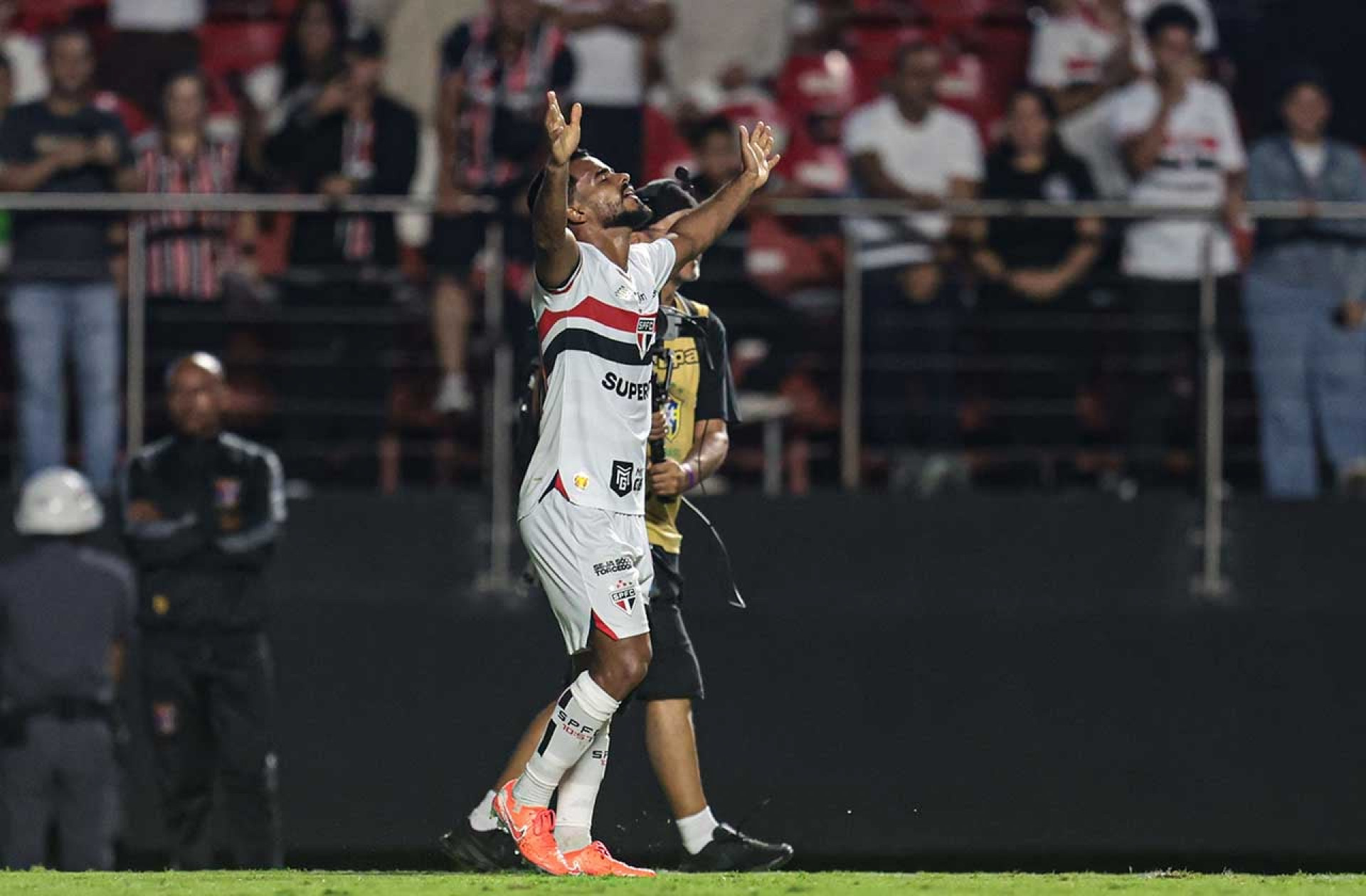 S&atilde;o Paulo cumpre objetivo na janela com cinco refor&ccedil;os sem custos