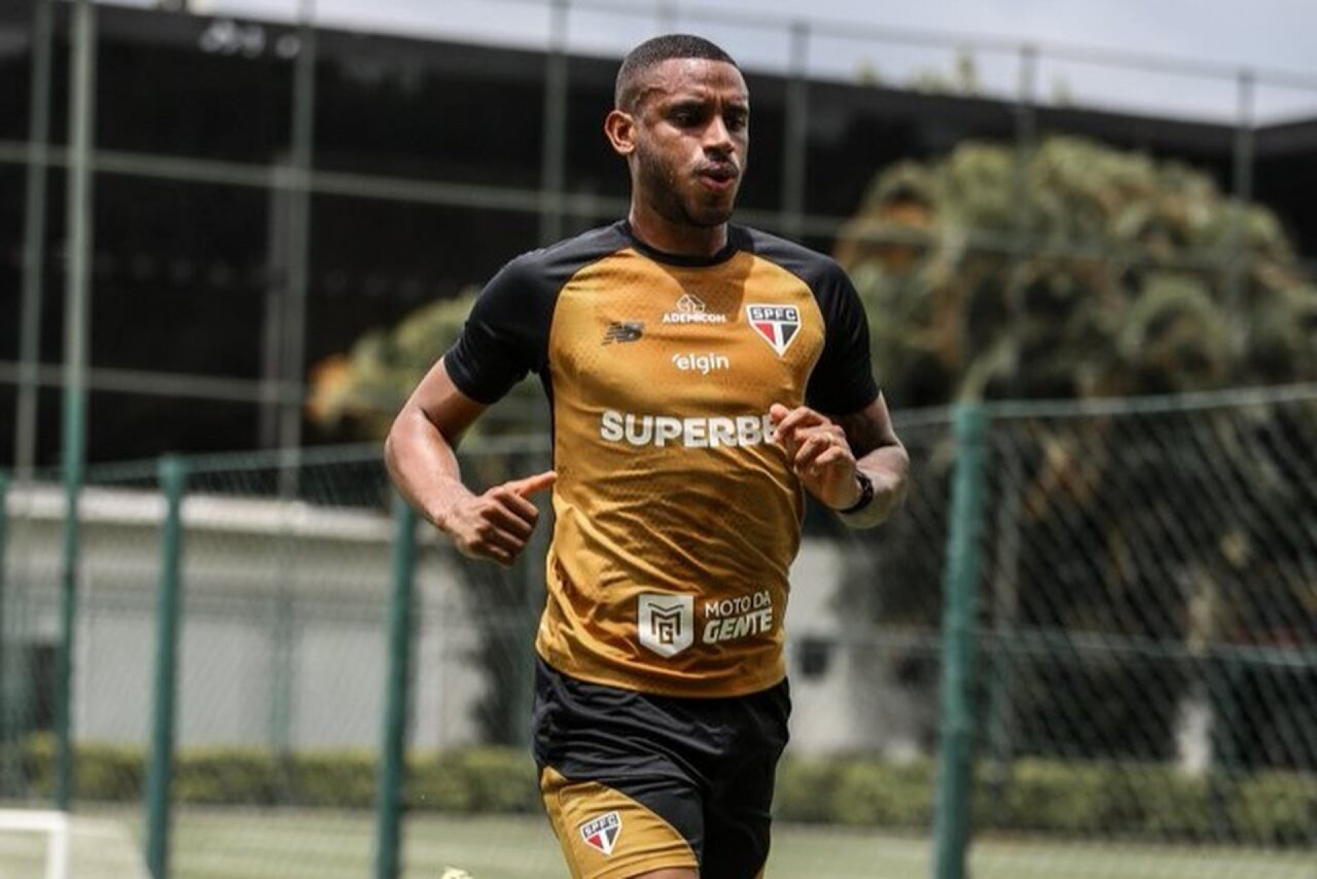 Crespo ganha refor&ccedil;os em semana livre para treinos no S&atilde;o Paulo