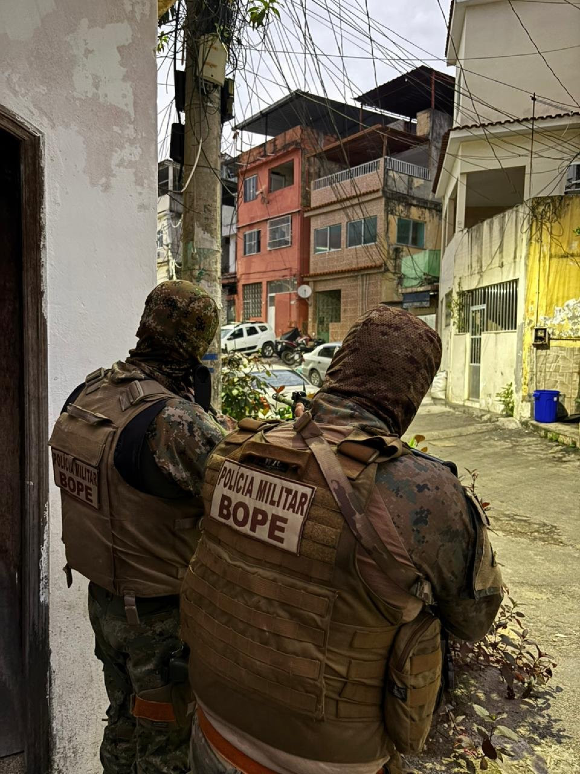 Agentes do Bope atuam no Complexo da Maré na manhã desta quarta - Divulgação