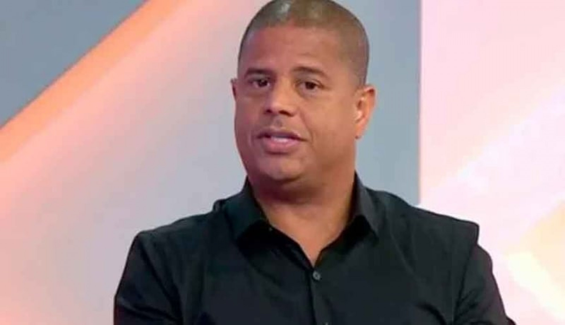 Marcelinho Carioca n&atilde;o paga honor&aacute;rios e tem d&iacute;vida de R$ 200 mil com advogada