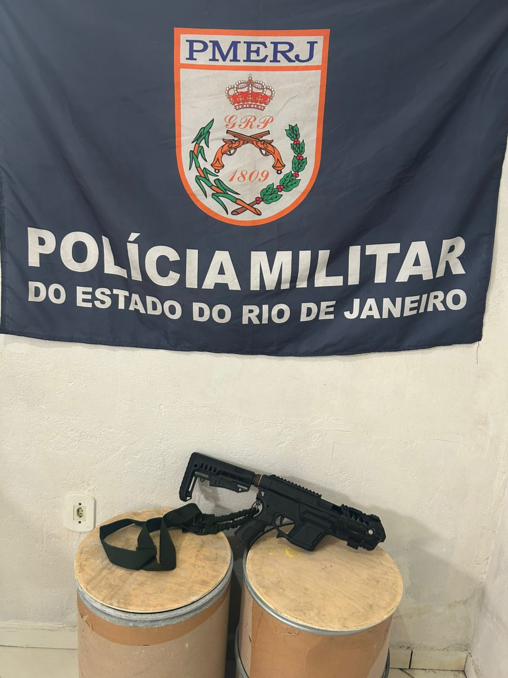 Kit Roni &eacute; usado para transformar pistolas em carabinas de alta precis&atilde;o - Reprodu&ccedil;&atilde;o
