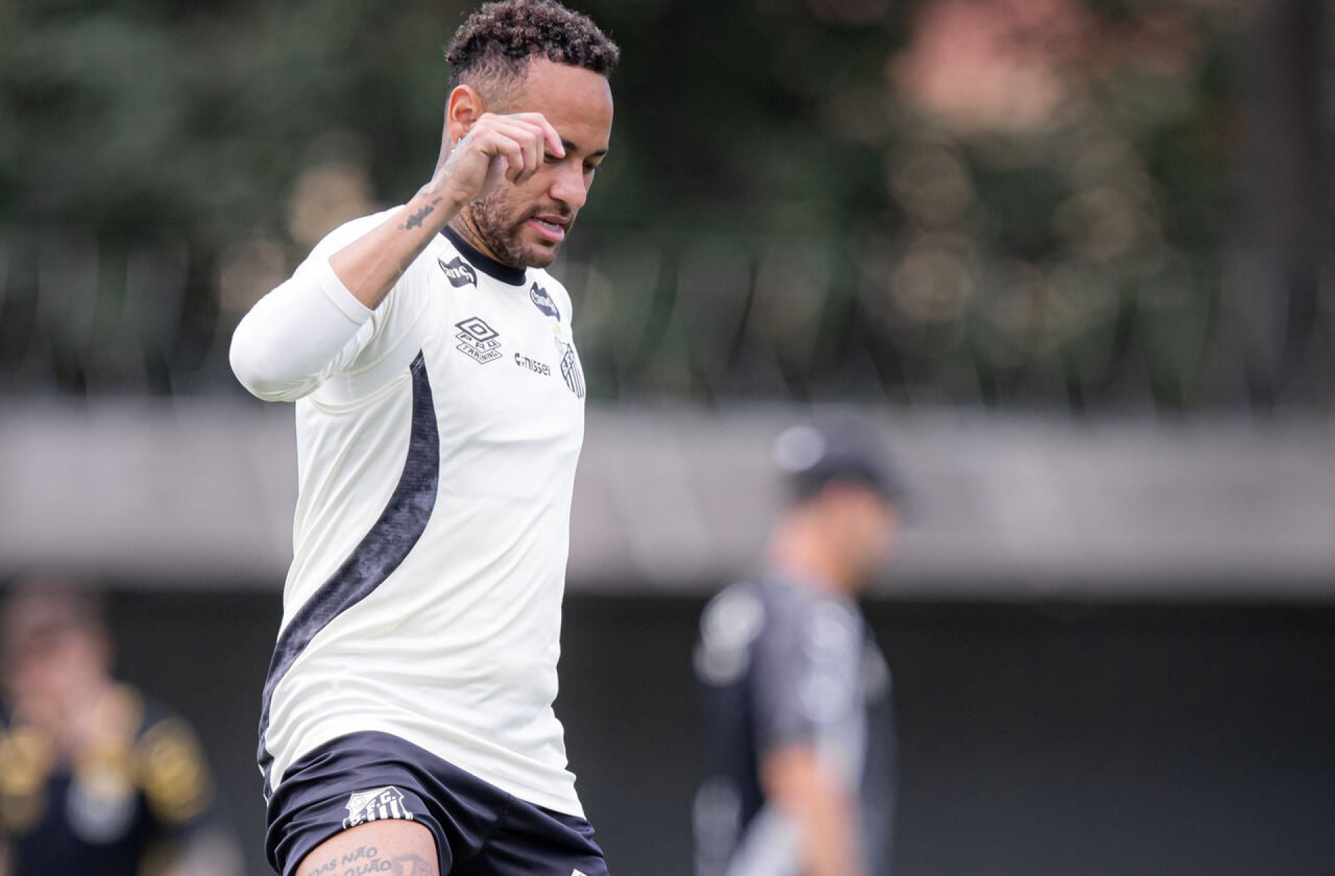 Les&atilde;o de Rodrygo aumenta press&atilde;o pelo retorno de Neymar &agrave; Sele&ccedil;&atilde;o