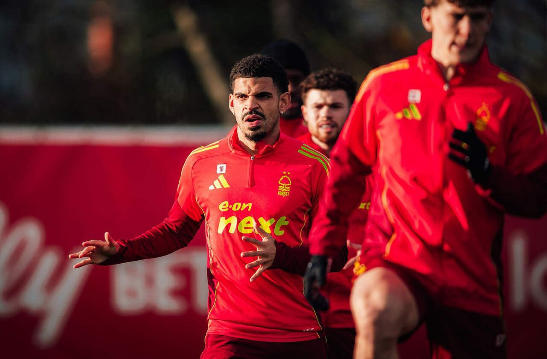Manchester City x Nottingham Forest: Onde assistir, escala&ccedil;&otilde;es e arbitragem