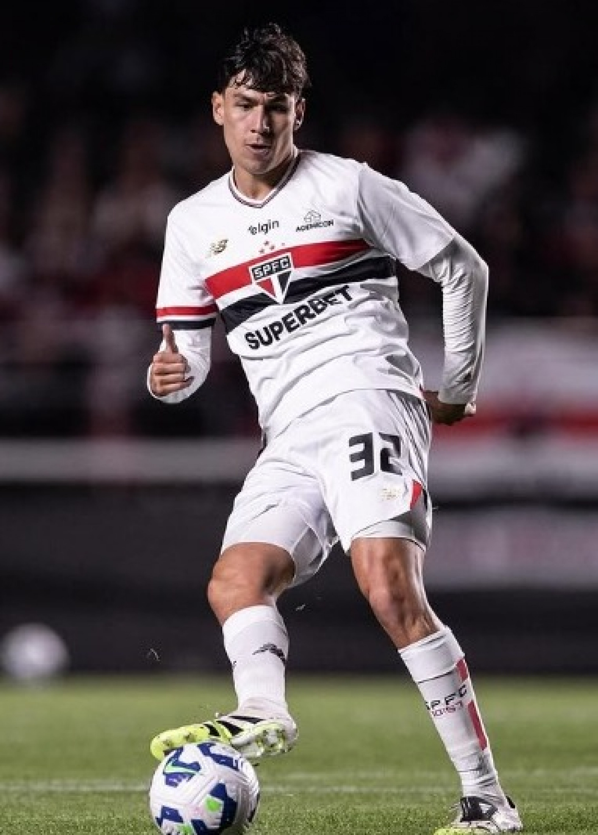 Nahuel Ferraresi em campo pelo São Paulo