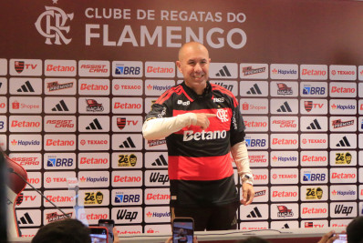 Regularizado no BID, Leonardo Jardim já pode estrear à frente do Flamengo
