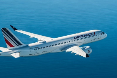 Voo da Air France para evacuação dos Emirados Árabes retorna em razão de disparos de mísseis