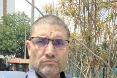 Posso exigir a troca ou reembolso se o produto não for consertado?