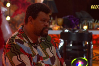 Babu diz que precisou assinar contrato para se afastar de ex-brother e web aponta Felipe Prior