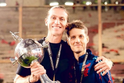 Auxiliar de Filipe Luís se declara ao Flamengo: 'Volto com exame de sangue totalmente rubro-negro'