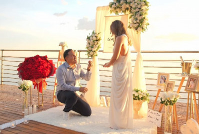 Ex-BBB Lucas Buda pede Joyce Magalhães em casamento 