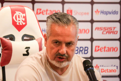 Boto reclama da arbitragem de Corinthians x Flamengo em dois lances: 'Curioso'