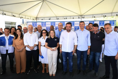 Castro inaugura Faetec e elogia prefeita Daniela Soares: 'jovem educadora'