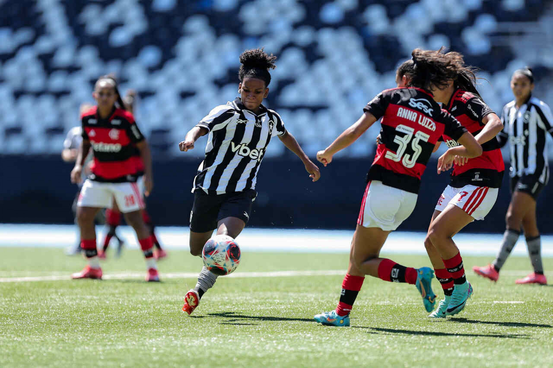 Botafogo abre vantagem, mas Flamengo busca empate pela Copa Rio Feminina