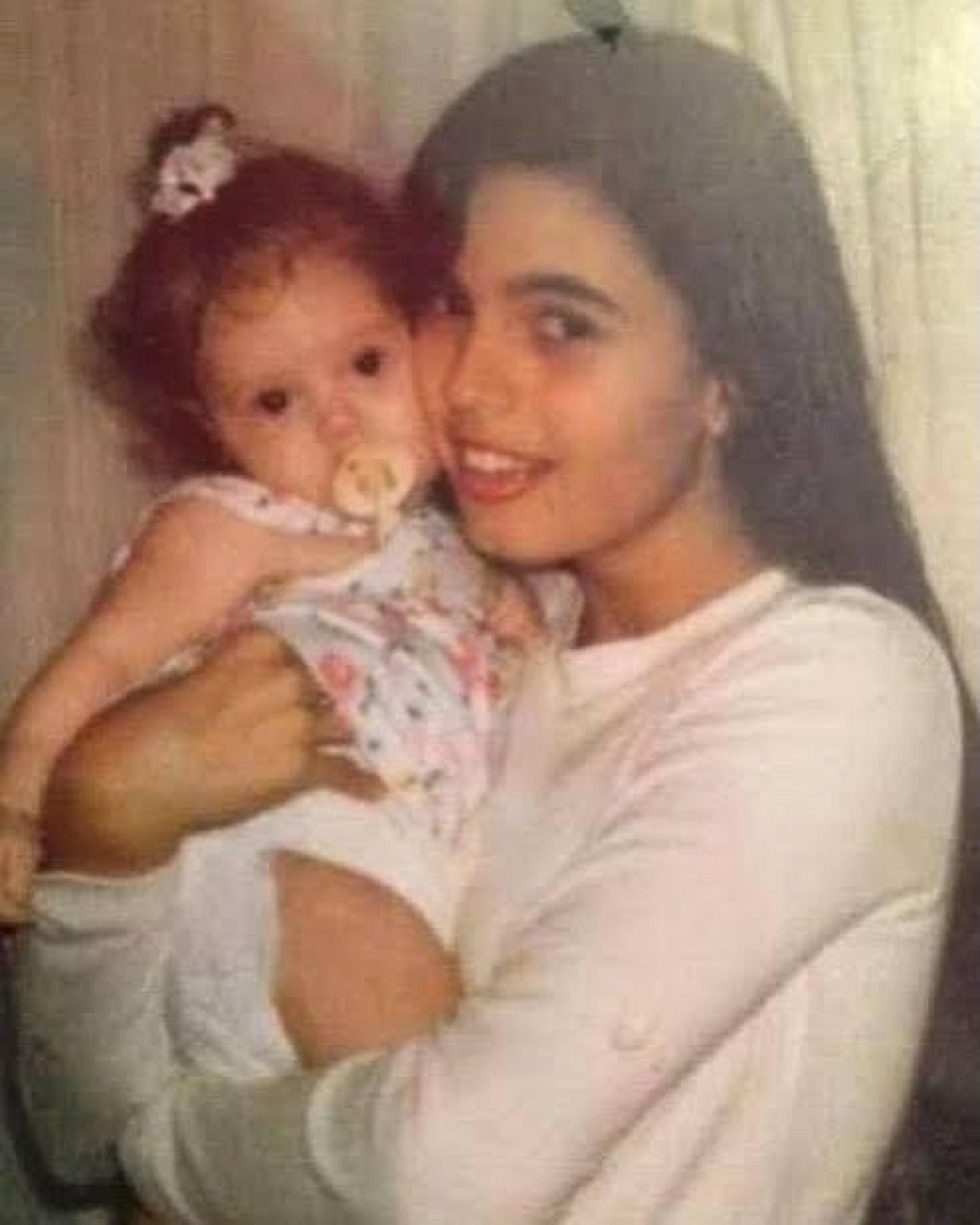 Emanuelle Araújo comemora os 32 anos da filha nas redes e seguidores comentam semelhança - Reprodução/Instagram