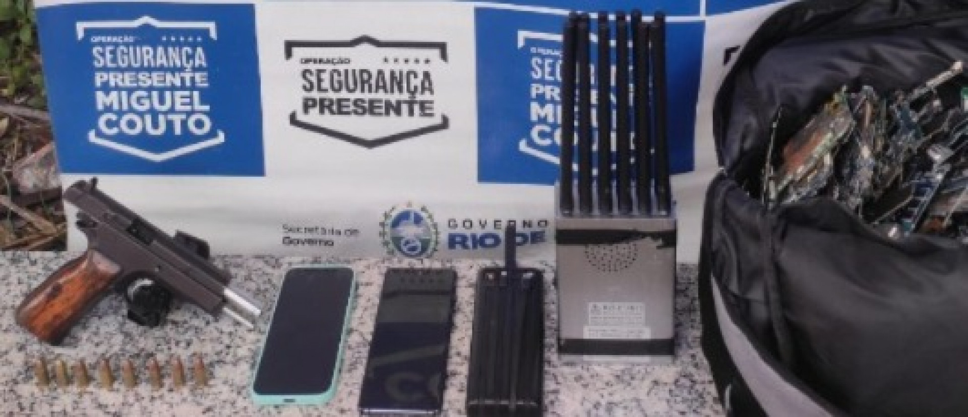 Material encontrado com o adolescente - Divulgação / Segurança Presente