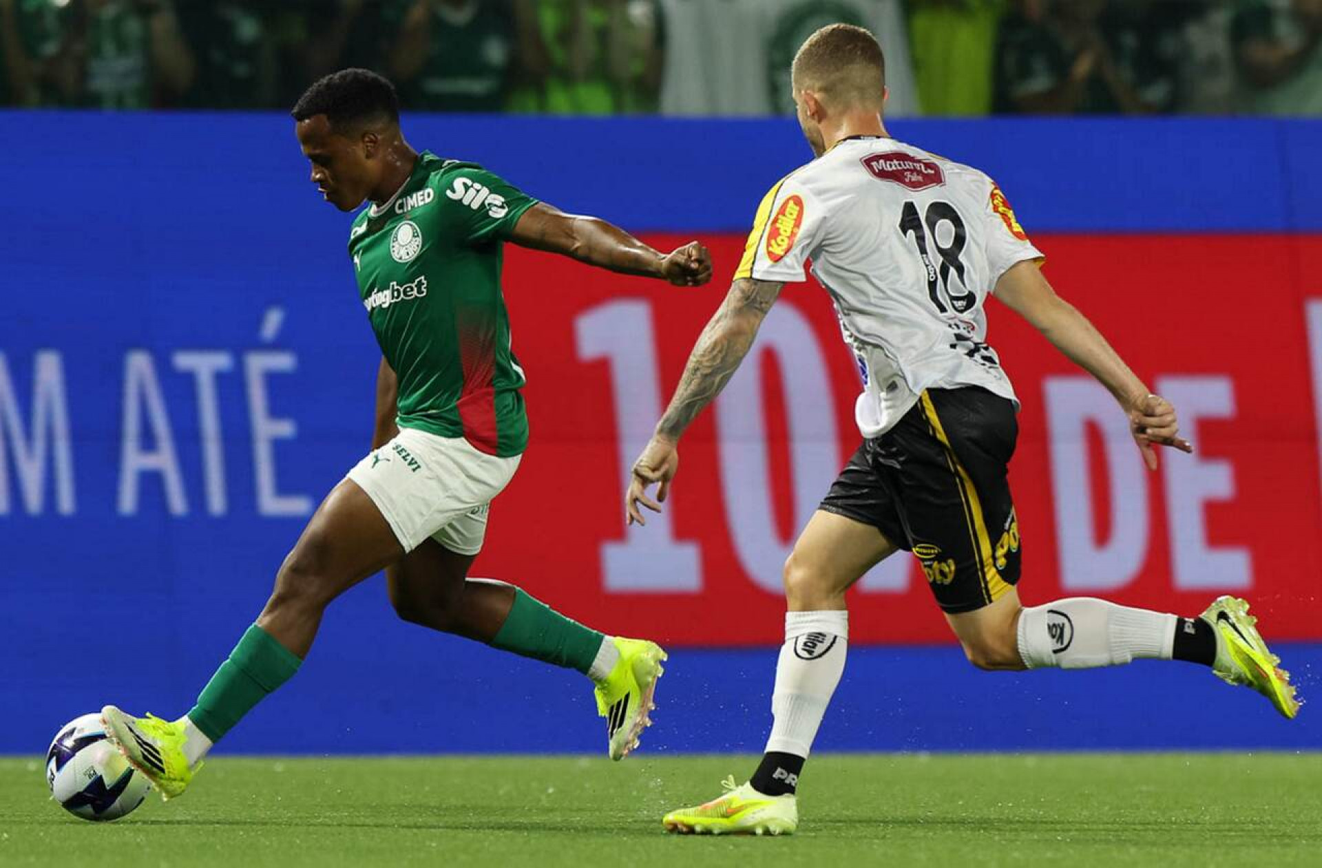 Arias ainda aguarda chance como titular no Palmeiras ap&oacute;s in&iacute;cio no banco