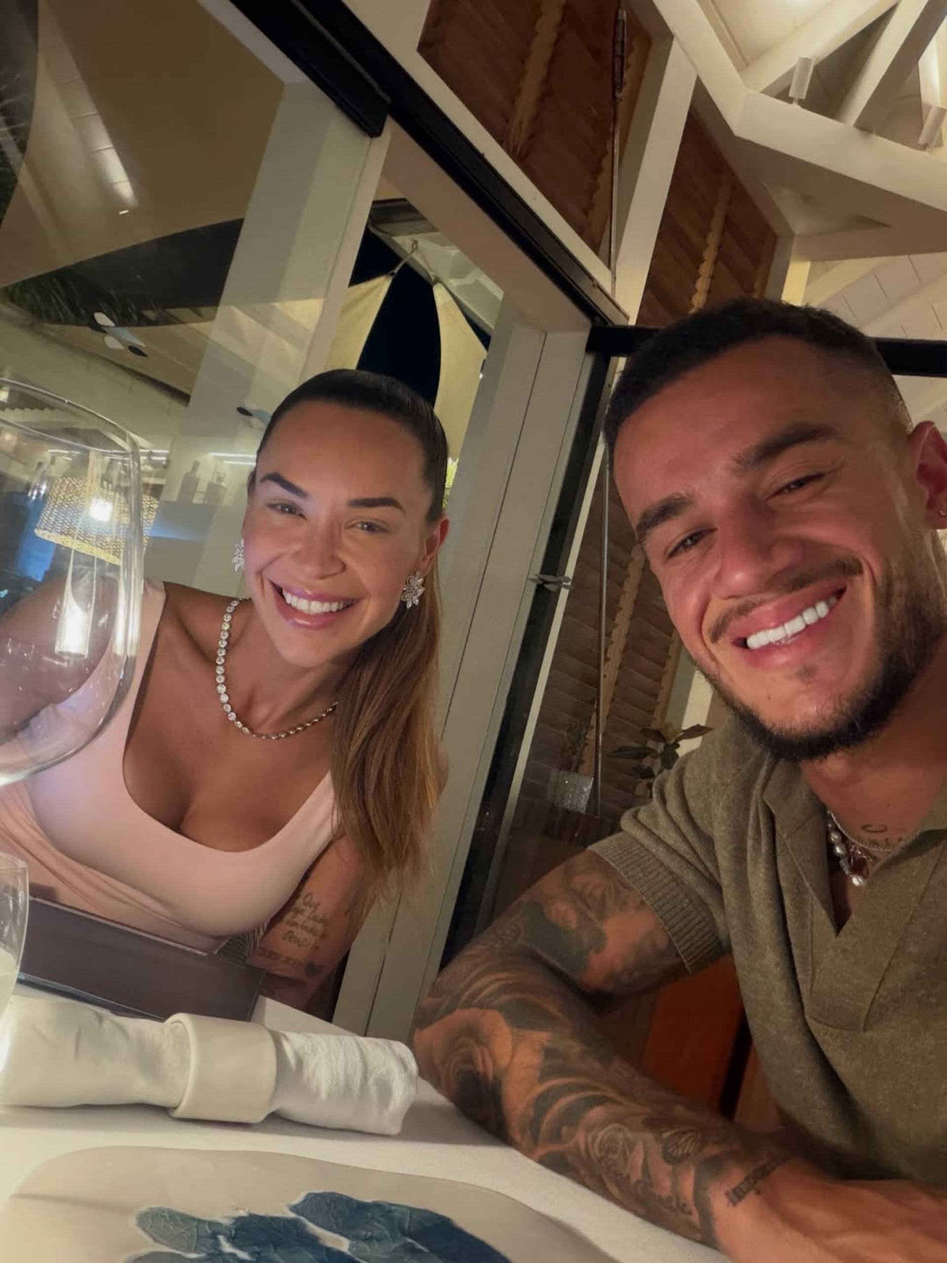 Ainê e Philippe Coutinho curtem férias românticas em resort de luxo no Caribe - Reprodução / Instagram