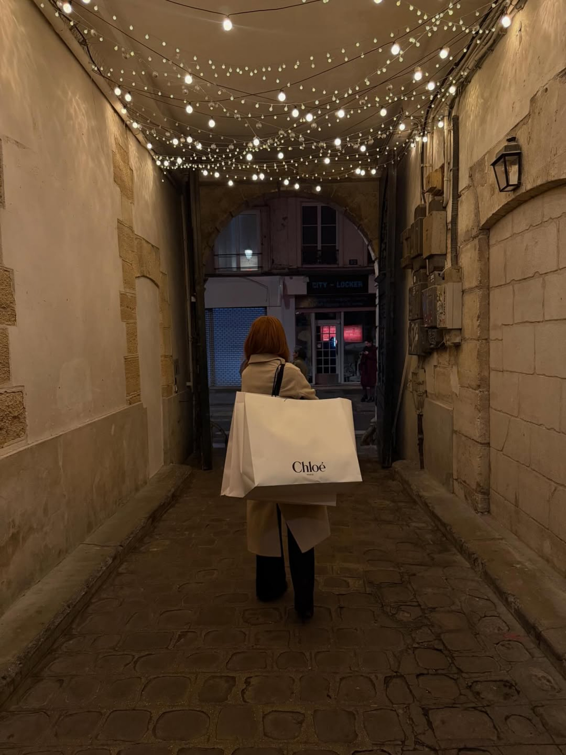 Giovanna Ewbank faz compras durante viagem em Paris, na França - Reprodução / Instagram