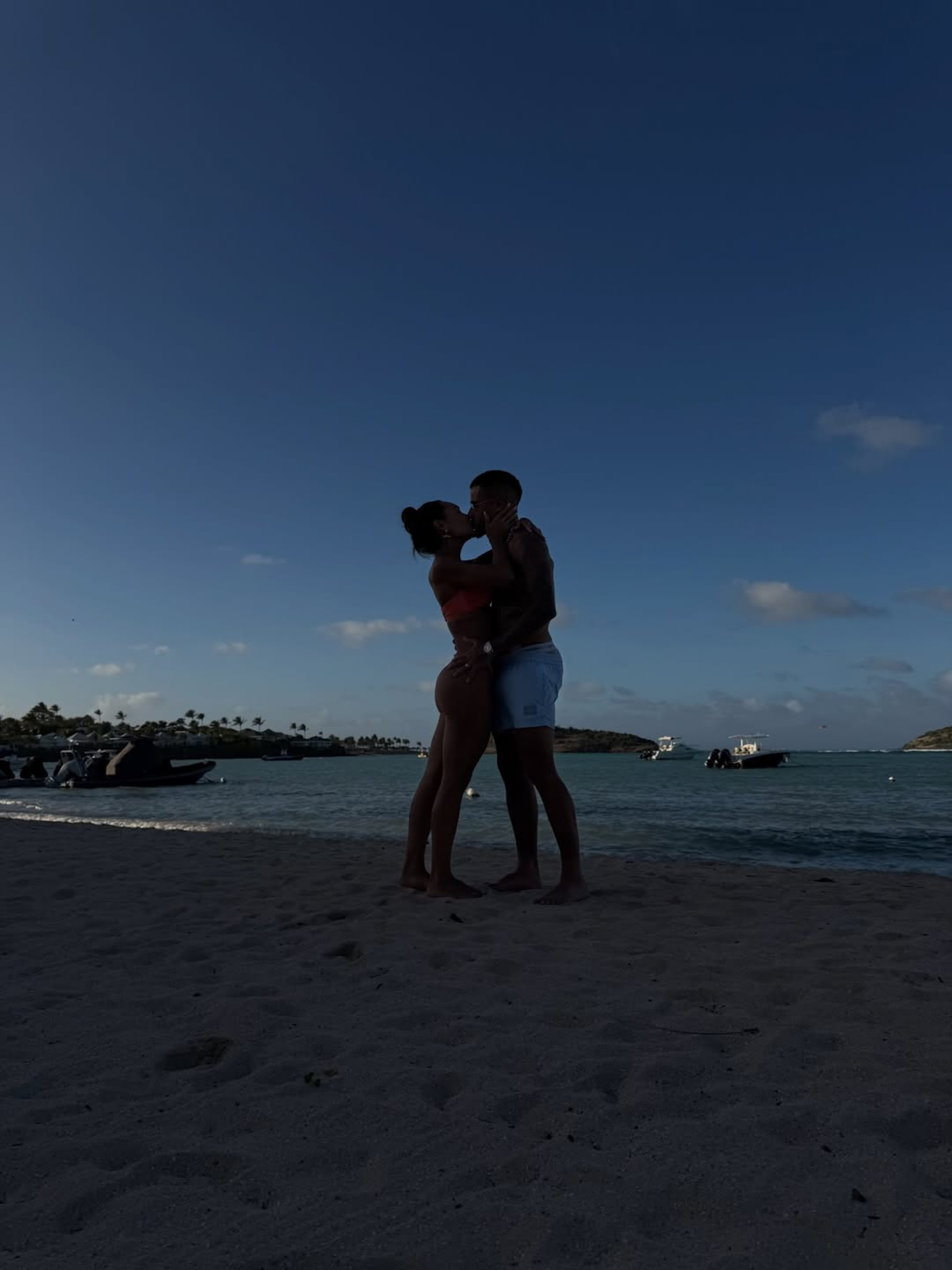 Ainê e Philippe Coutinho curtem férias românticas em resort de luxo no Caribe - Reprodução / Instagram