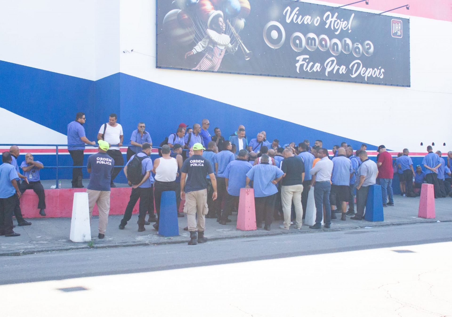 Motoristas da Viação Paranapuan fazem paralisação na manhã desta quinta-feira (5) - Érica Martin/Agência O DIA