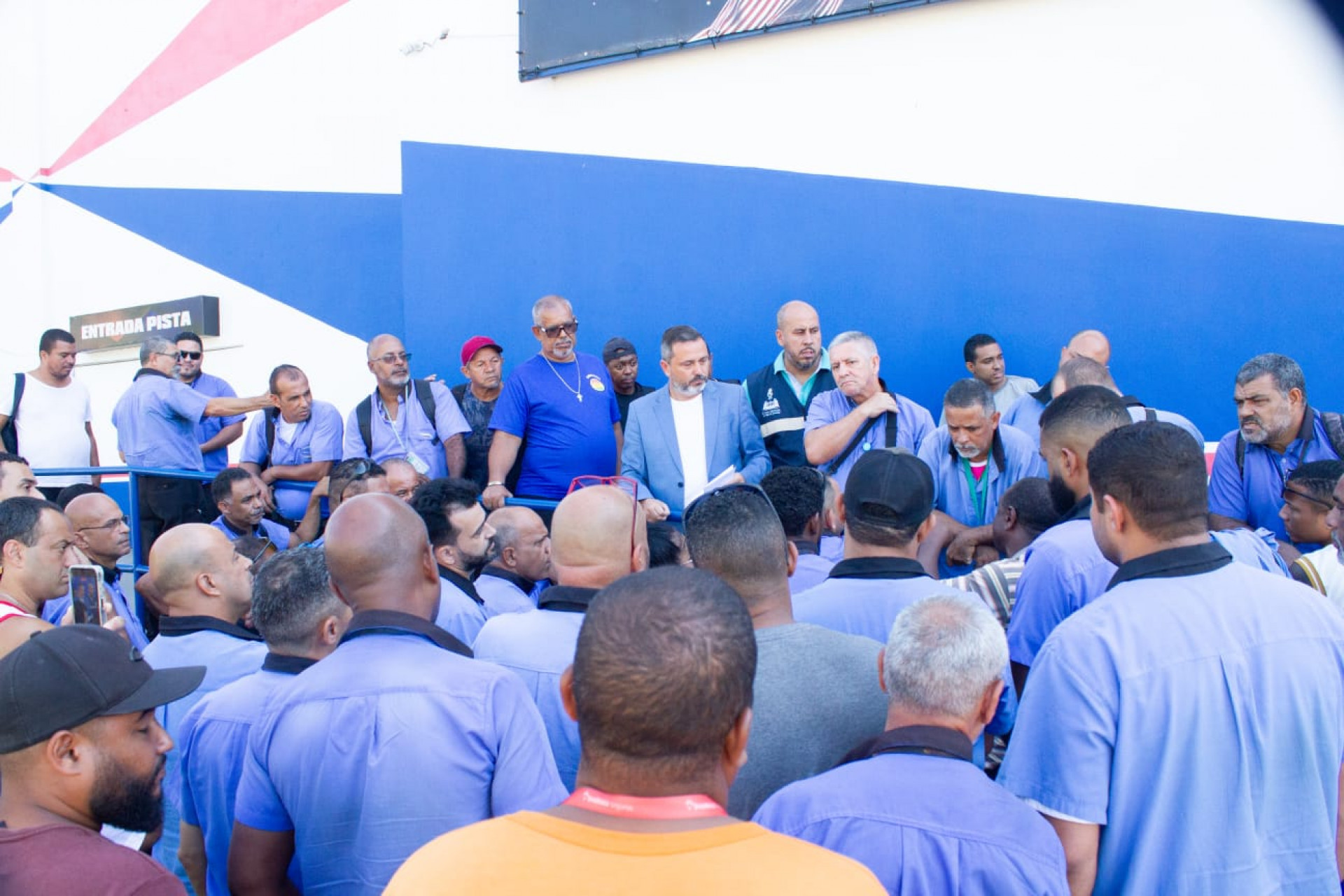 Motoristas da Viação Paranapuan fazem paralisação na manhã desta quinta-feira (5) - Érica Martin/Agência O DIA