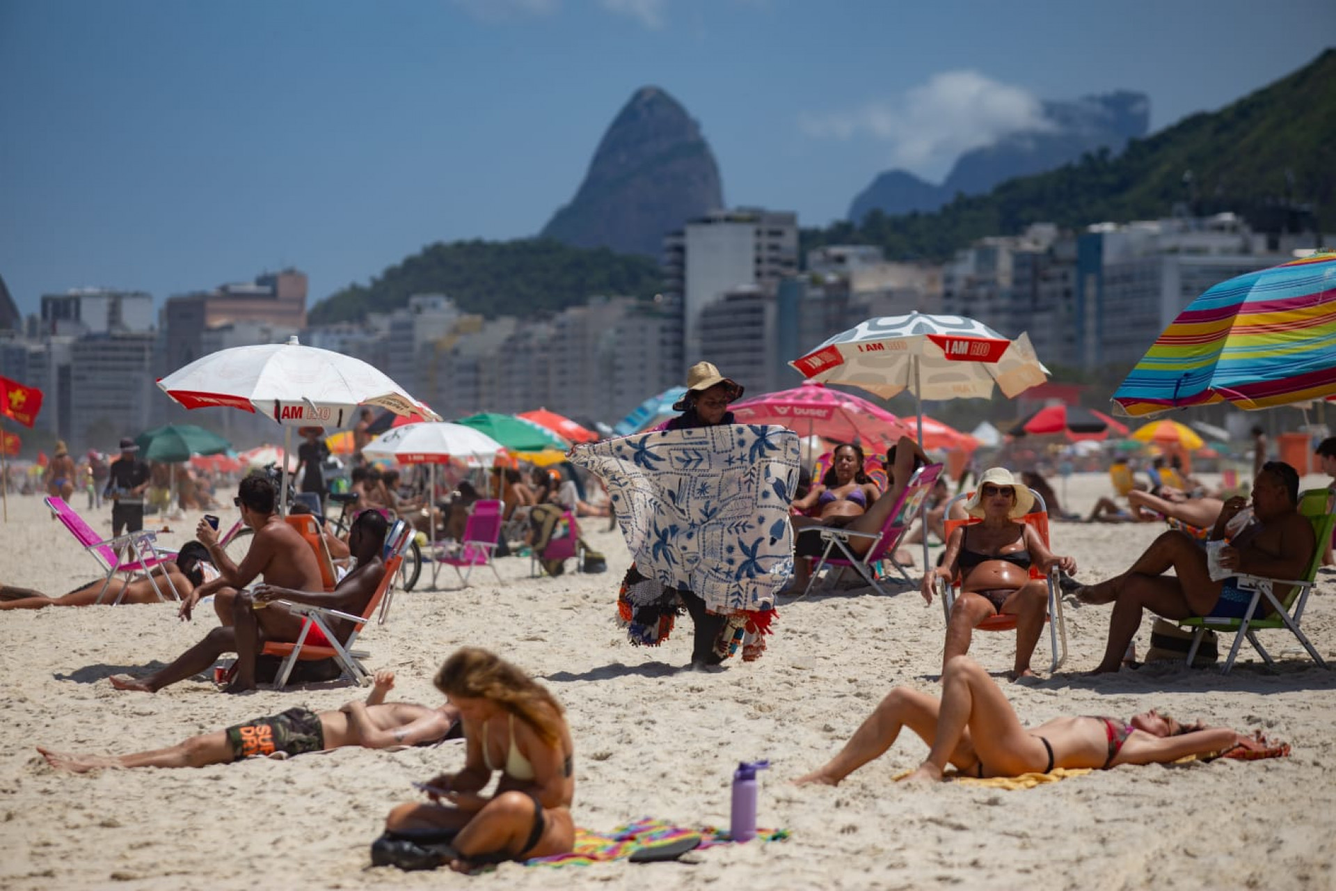 Praia do Leme na tarde desta quinta-feira (05)  - Érica Martin / Agência O Dia 
