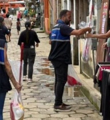 Prefeitura distribui mais de mil kits de higiene e limpeza às famílias afetadas pelas chuvas em Mangaratiba