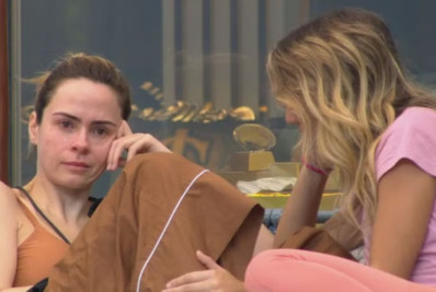 Ana Paula Renault cai no choro no BBB 26 e reclama de isolamento no jogo