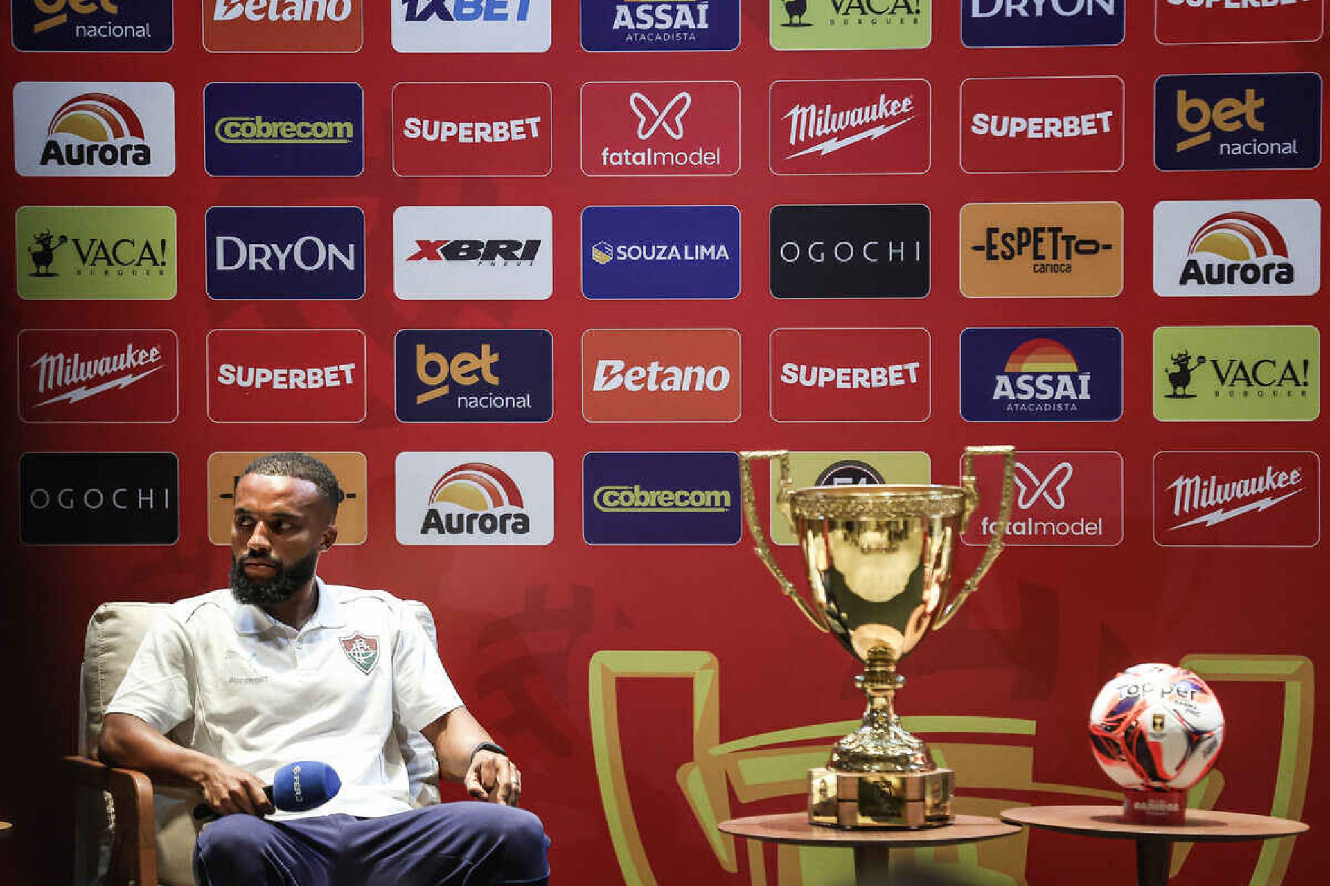 Samuel Xavier fala se crise no Flamengo ajudar&aacute; o Fluminense: “Distra&ccedil;&atilde;o”