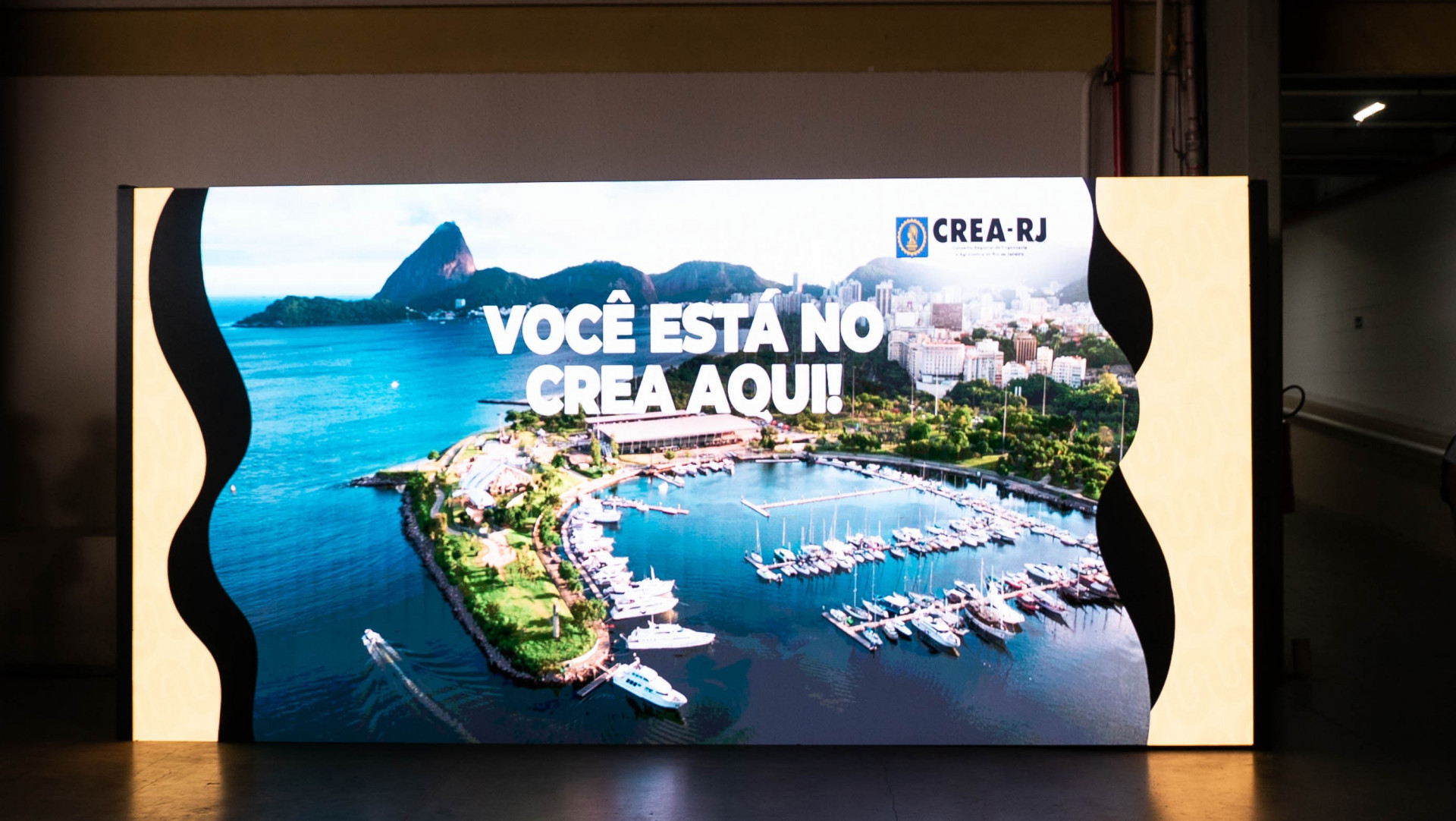 Cartaz de an&uacute;ncio do 'CREA AQUI' em sua primeira edi&ccedil;&atilde;o, realizada na Marina da Gl&oacute;ria - Divulga&ccedil;&atilde;o/Crea-RJ