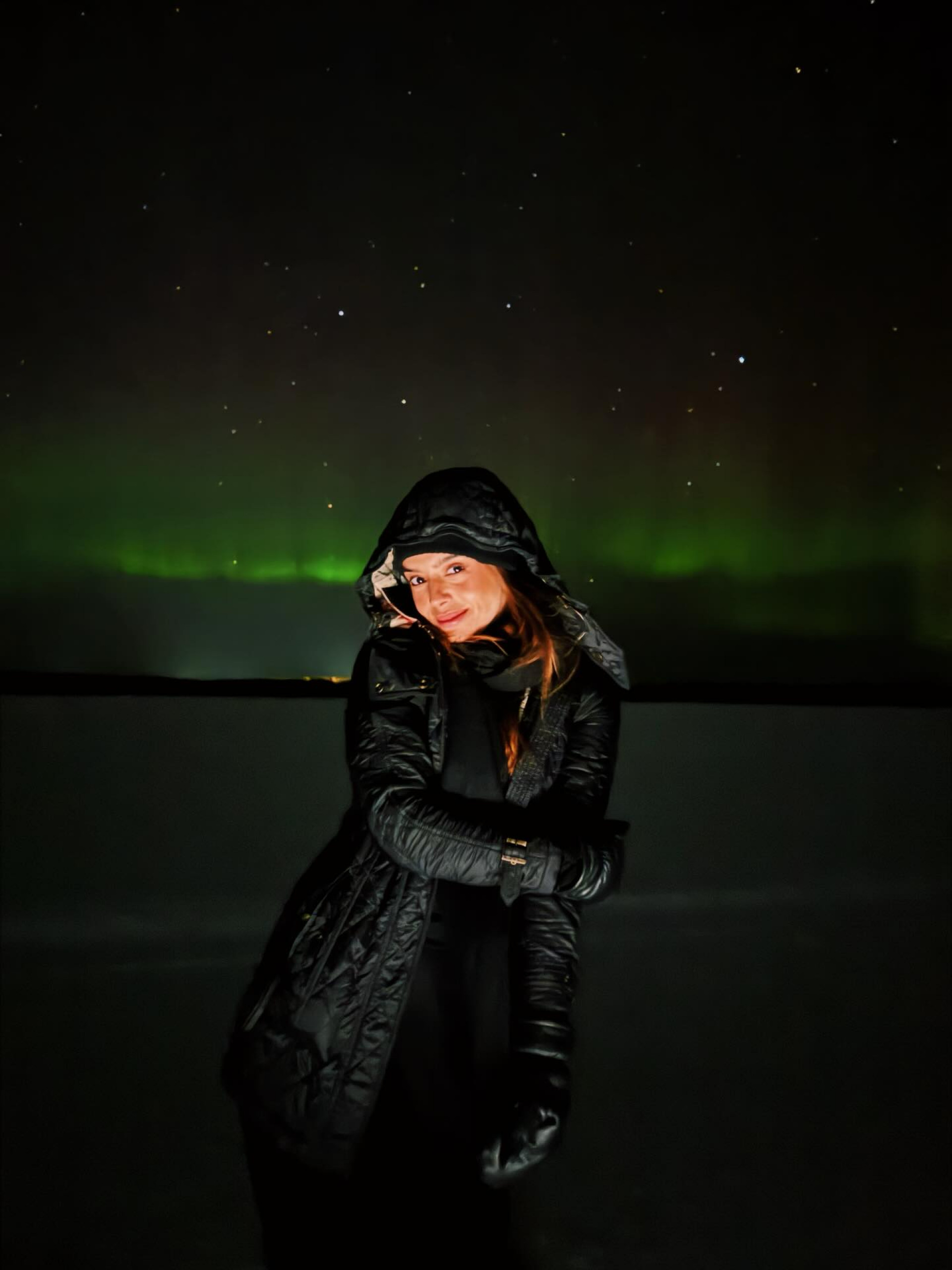 Giovanna Lancellotti e Gabriel David surgem abraçados sob aurora boreal durante viagem - Reprodução Instagram