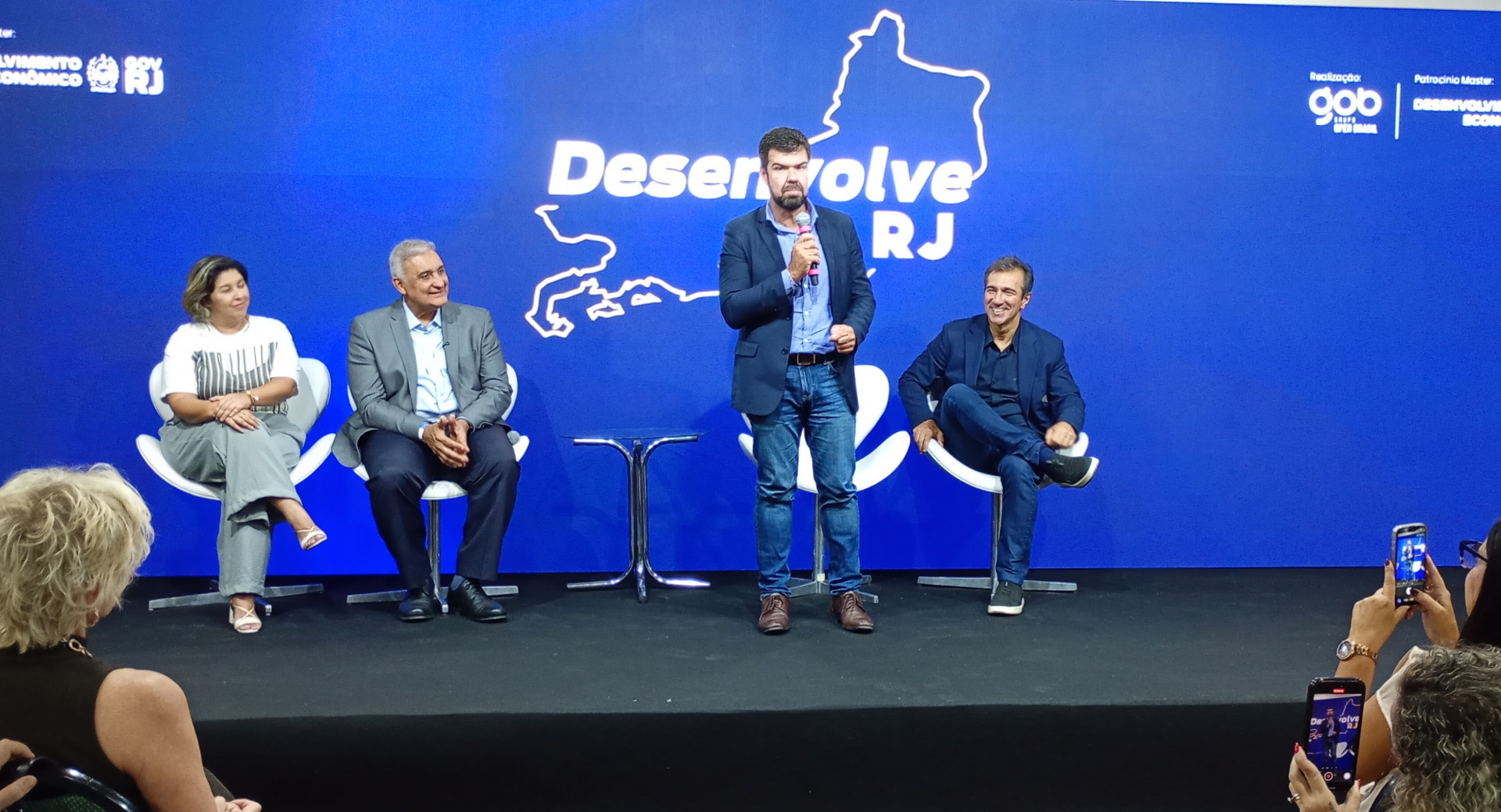 Autoridades e empres&aacute;rios participam da abertura do Desenvolve RJ 2026 em Maca&eacute;, evento voltado ao crescimento econ&ocirc;mico regional - Foto: Divulga&ccedil;&atilde;o