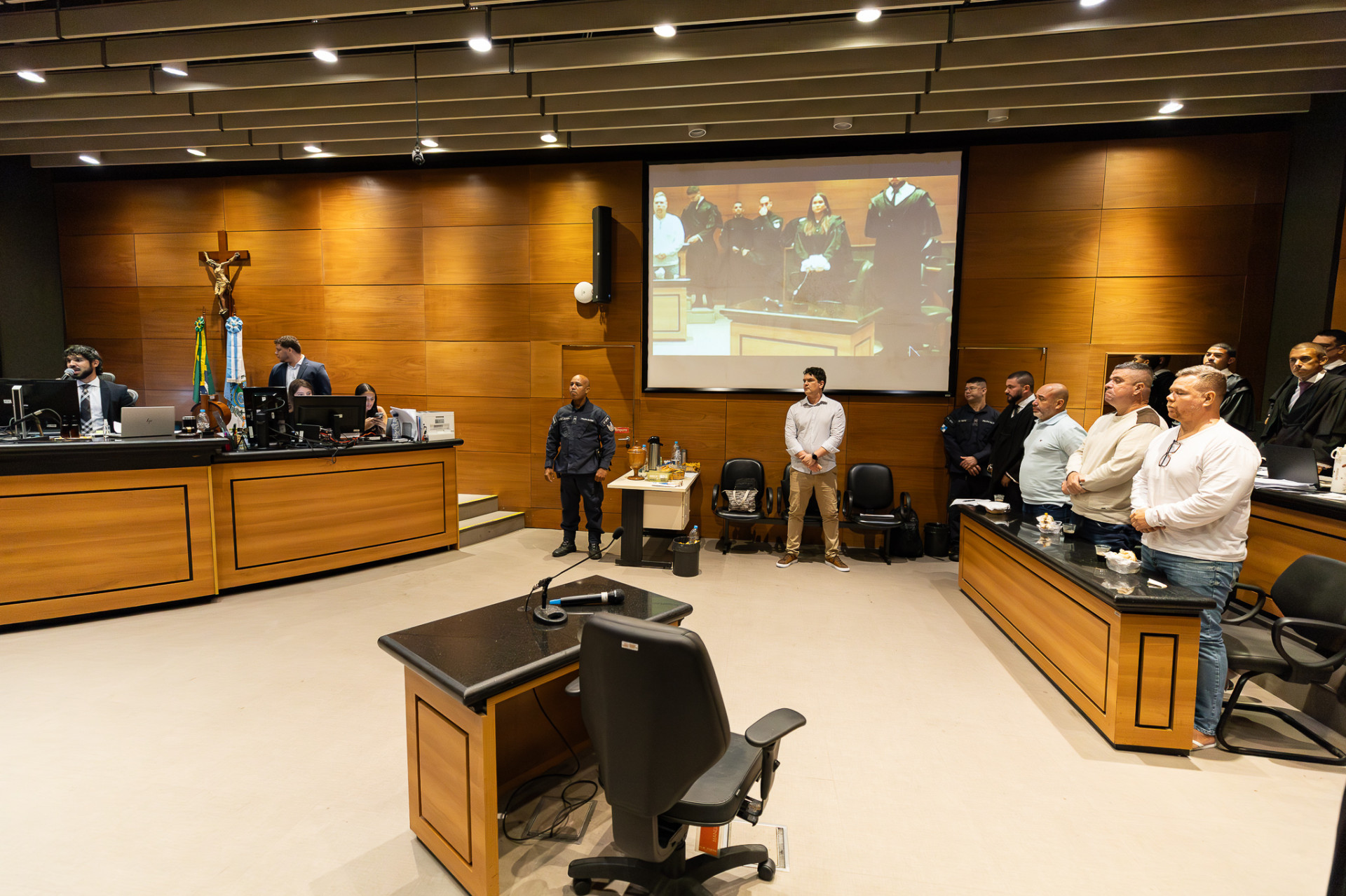 Julgamento dos três réus começou nesta quinta-feira (5) - Brunno Dantas / Divulgação TJRJ