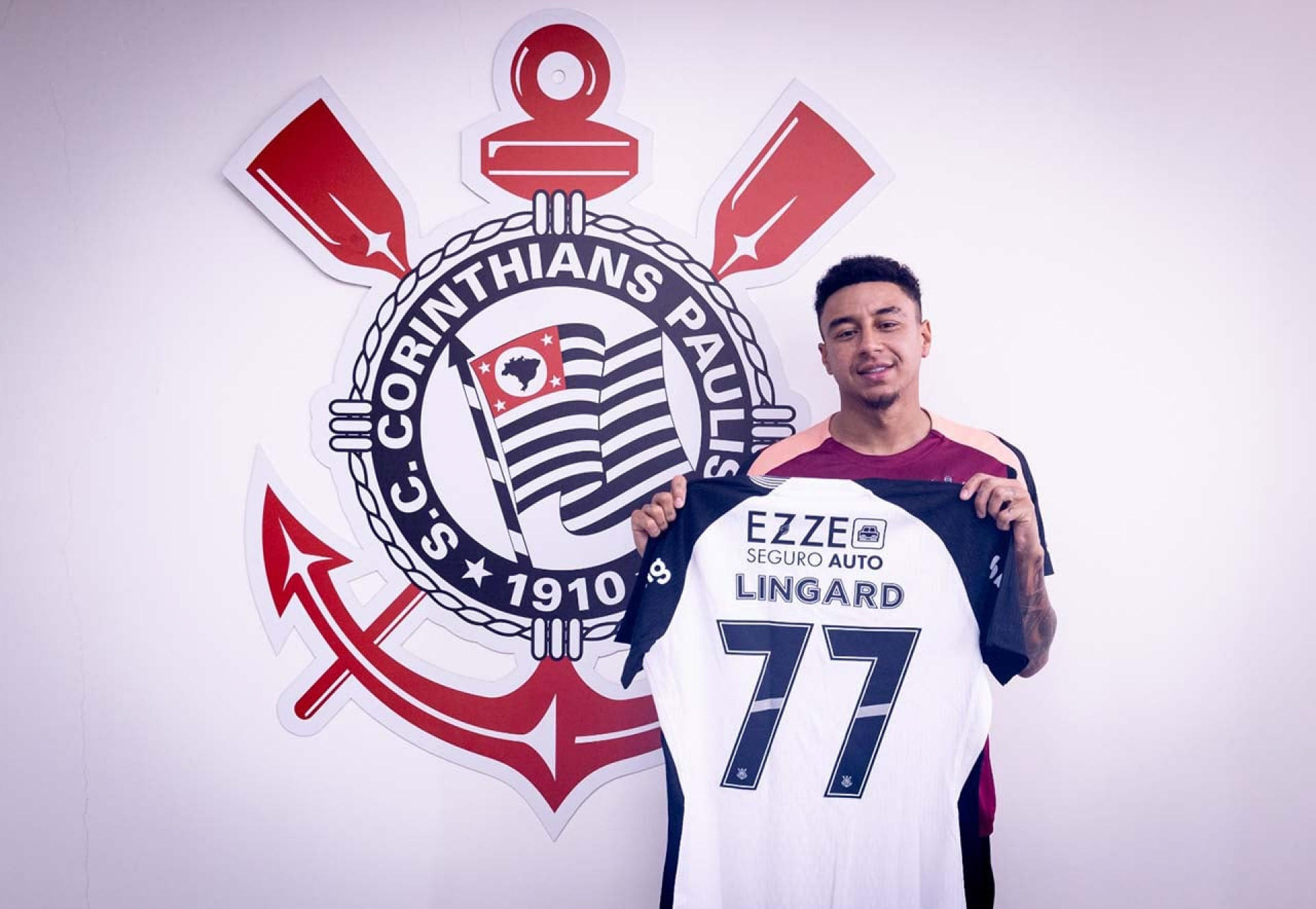 Corinthians anuncia a contrata&ccedil;&atilde;o do ingl&ecirc;s Jesse Lingard