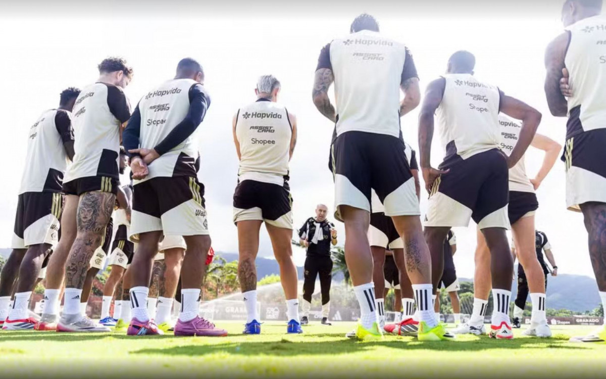 Leonardo Jardim toma atitudes drásticas com jogadores do Flamengo