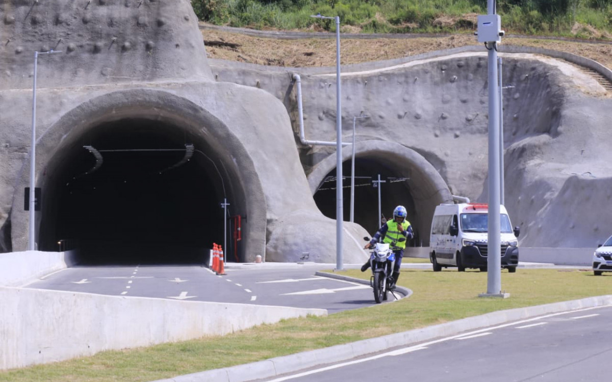 Túnel de Campo Grande já está aberto para circulação de carros - Carlos Eliais/Agência O DIA