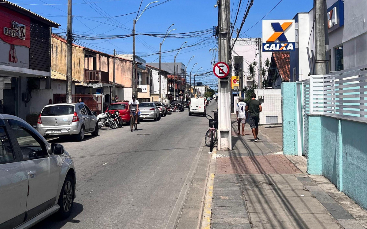 Servidores e moradores comentam decisão que retirou centenas de trabalhadores da administração municipal