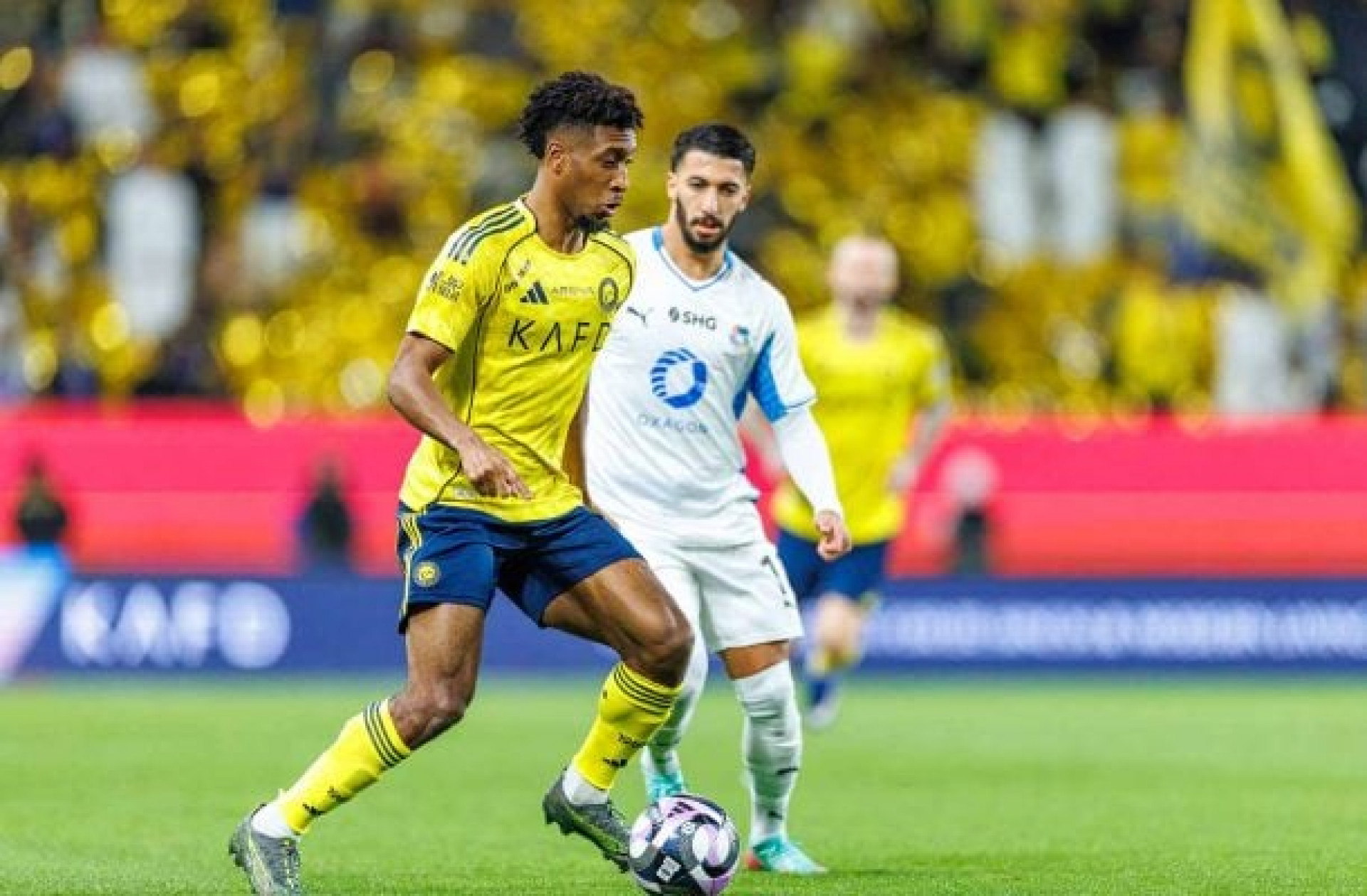 Al-Nassr marca nos acr&eacute;scimos, vence Neom e segue l&iacute;der do Saudita