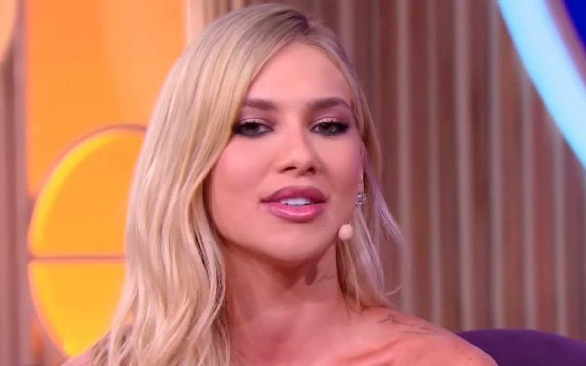 Virginia Fonseca durante entrevista com César Filho