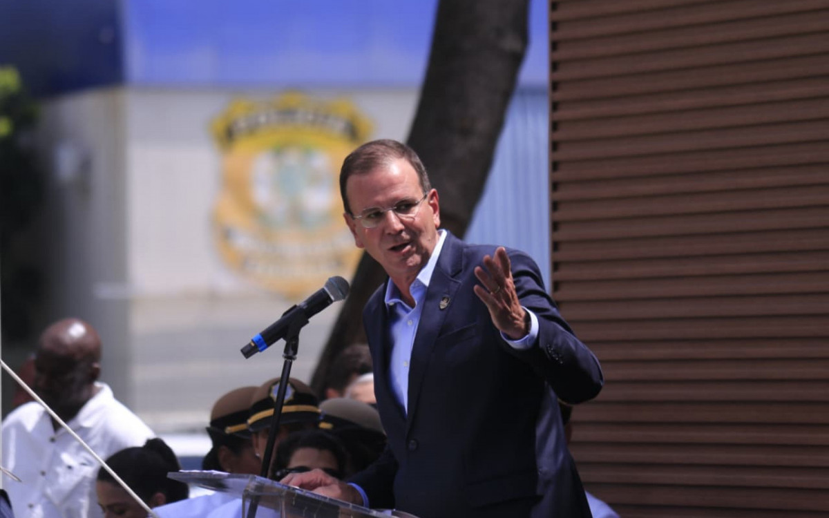 Prefeito Eduardo Paes participou da formação dos agentes da Força Municipal