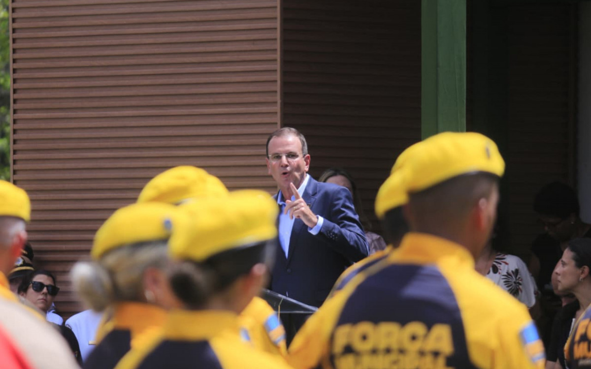 Prefeito Eduardo Paes participou da formação dos agentes da Força Municipal