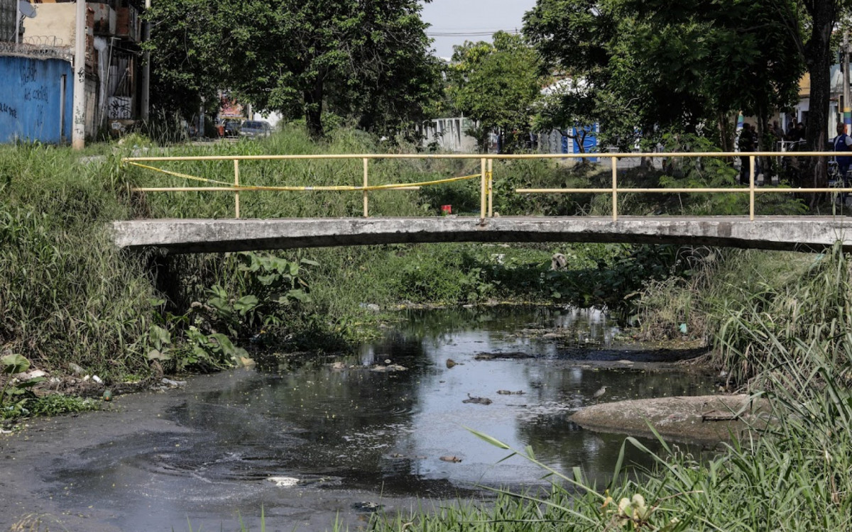 Rio Pavuninha, em S&atilde;o Jo&atilde;o de Meriti, ganhar&aacute; obras de revitaliza&ccedil;&atilde;o - Ernesto Carri&ccedil;o / Governo do Estado