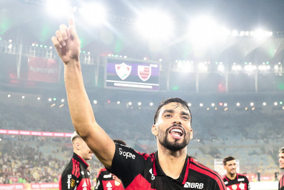 Paquetá celebra primeiro troféu no seu retorno: 'Era um sonho'